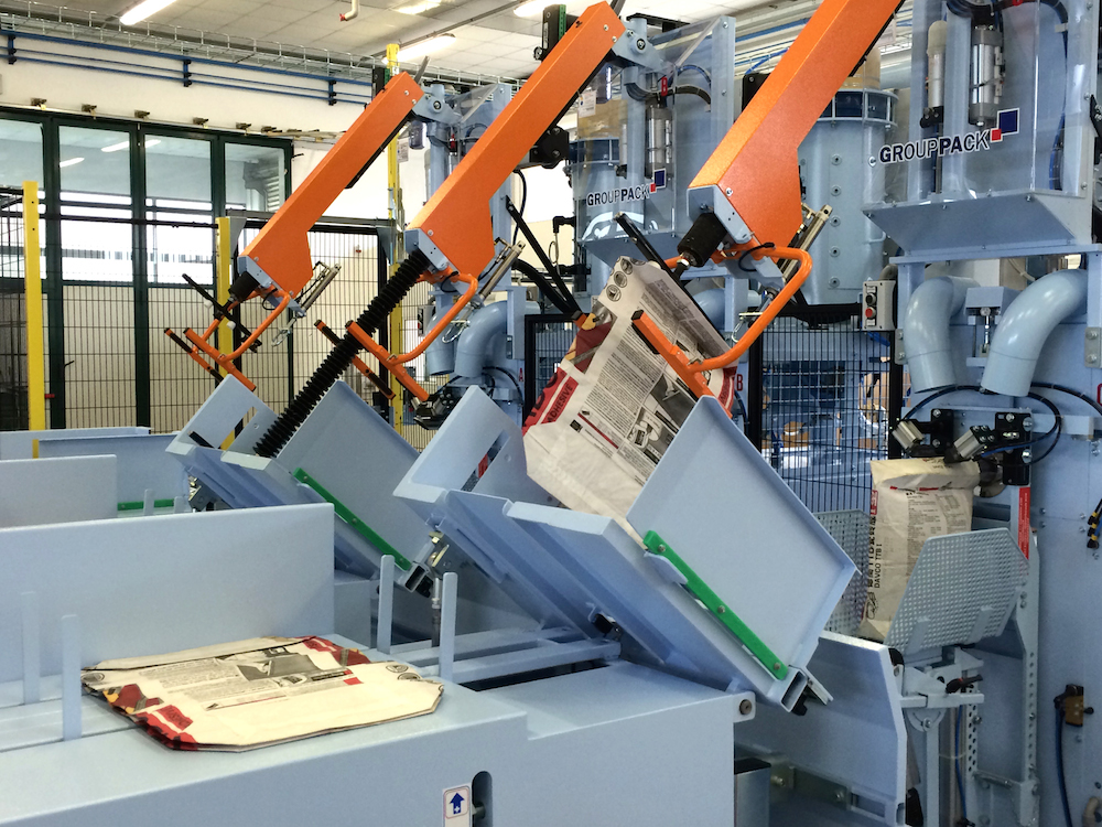 Automatic bag placer for installation at front, on right/left or in other positions